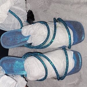 IamJenniferLe BLUE CRYSTAL ROPE SANDAL (THICK HEEL)
